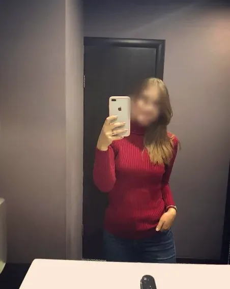 Alena, 32