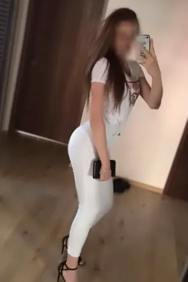 Carina, 32