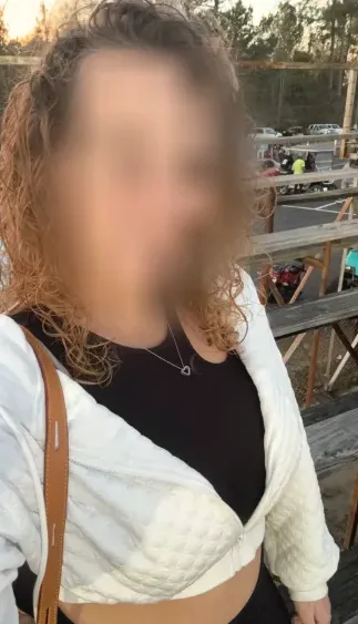 Fiona, 30