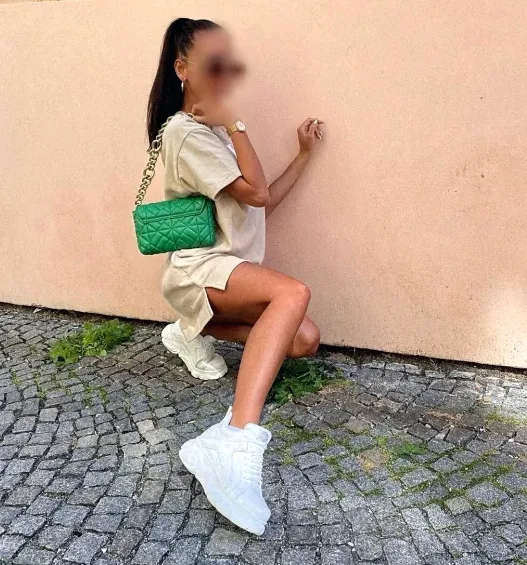 Katrin, 30