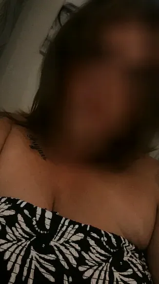 Larissa, 28