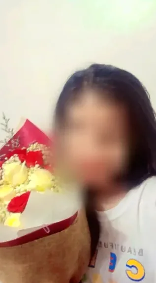 Leonie, 23