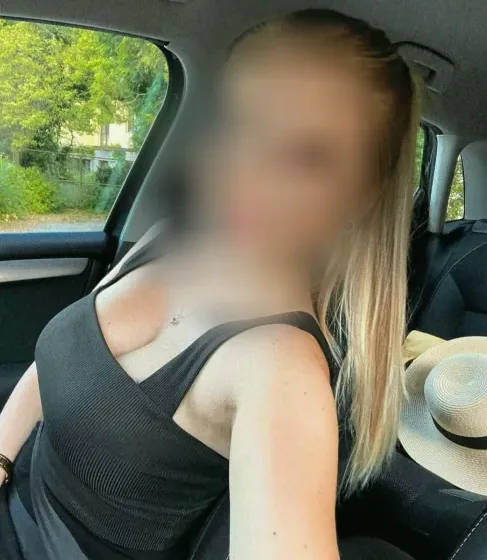 Leyla, 33