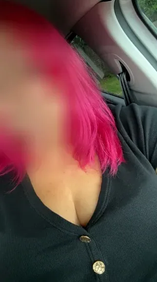 Lilly, 37