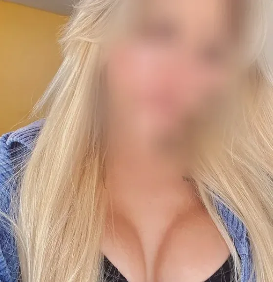 Lucia, 36