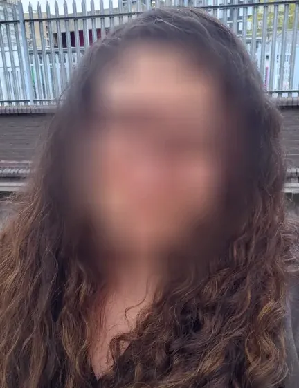 Mia, 36