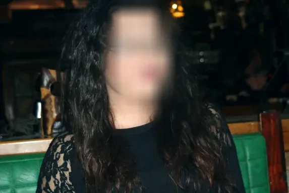Sandra, 24