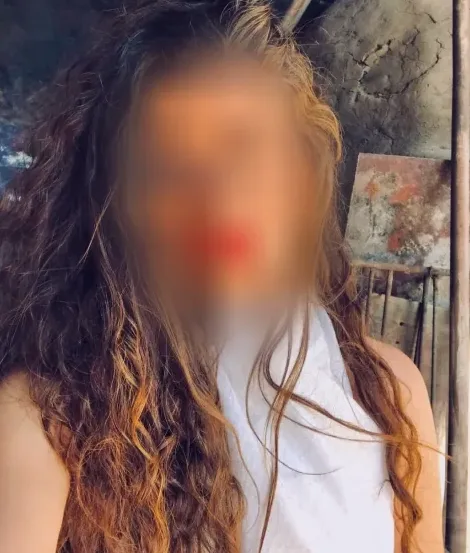 Saskia, 32